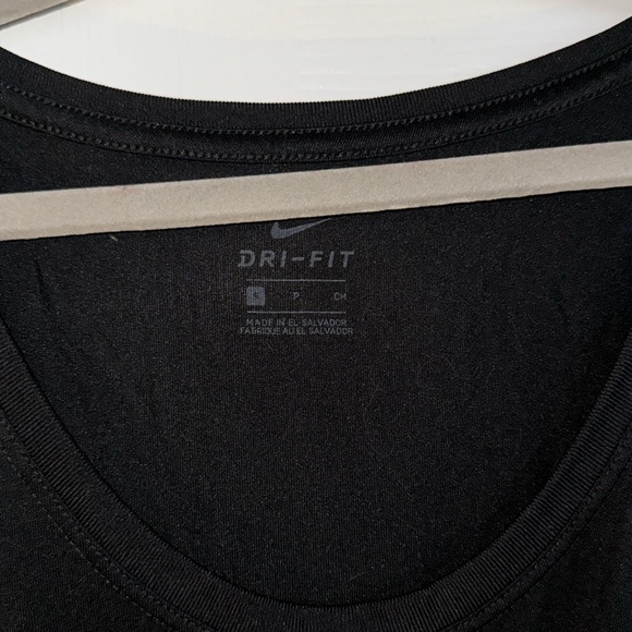 Women’s Nike T - Picture 3 of 4